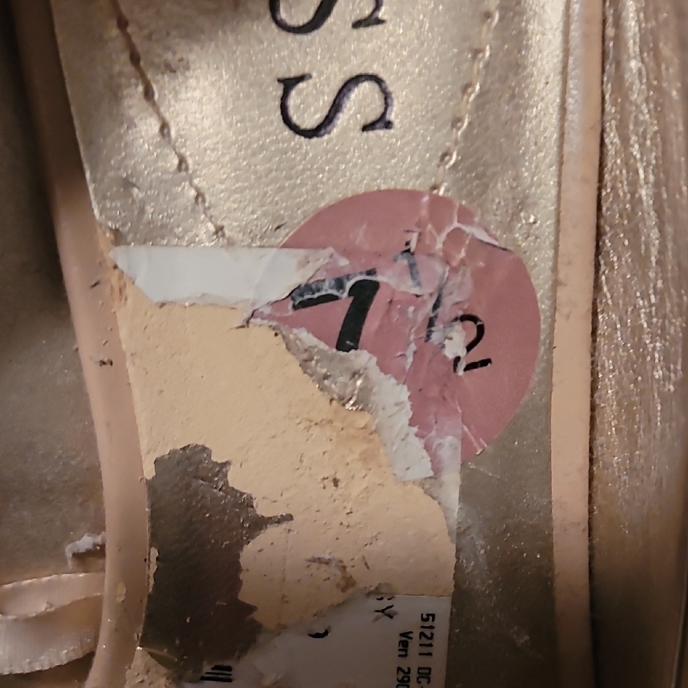 Guess Women's Beige Platform Heels - Picture 6 of 6